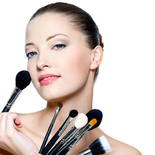 washing-and-cleaning-makeup-brushes
