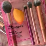 ست براش و پد آرایشی ریل تکنیک مدل Real Techniques Everyday Essentials