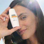 ضد آفتاب اسپات پریونت ایزدین مدل Isdin FotoUltra Spot Prevent SPF50